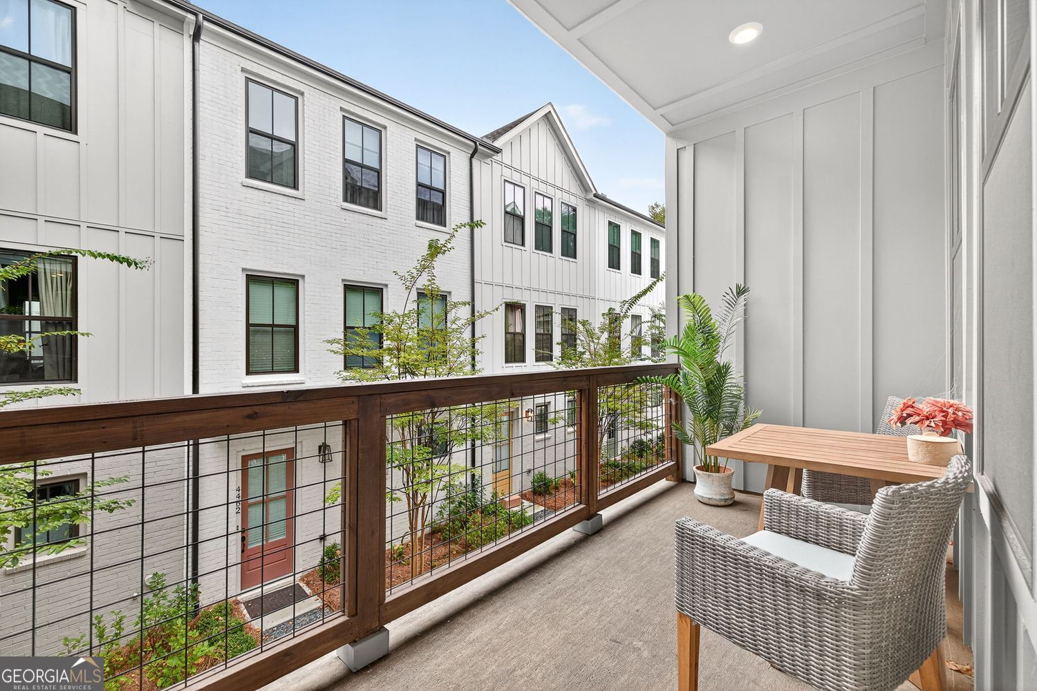 Atlanta, Georgia 30342, United States, 2 Bedrooms Bedrooms, ,3 BathroomsBathrooms,Residential,Active,223027