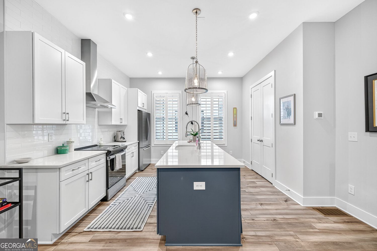 Atlanta, Georgia 30342, United States, 2 Bedrooms Bedrooms, ,3 BathroomsBathrooms,Residential,Active,223027