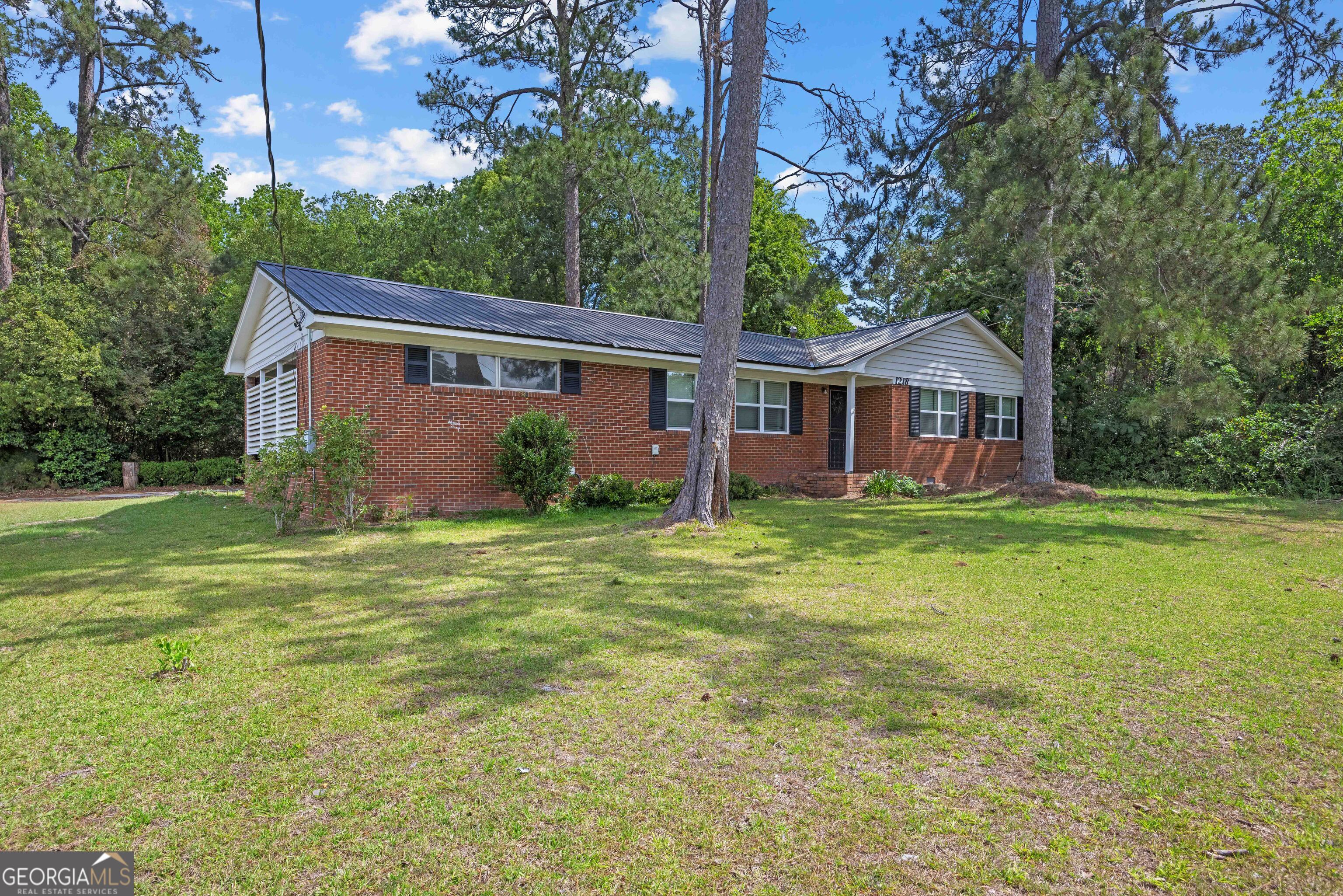 1218 Mcree DR