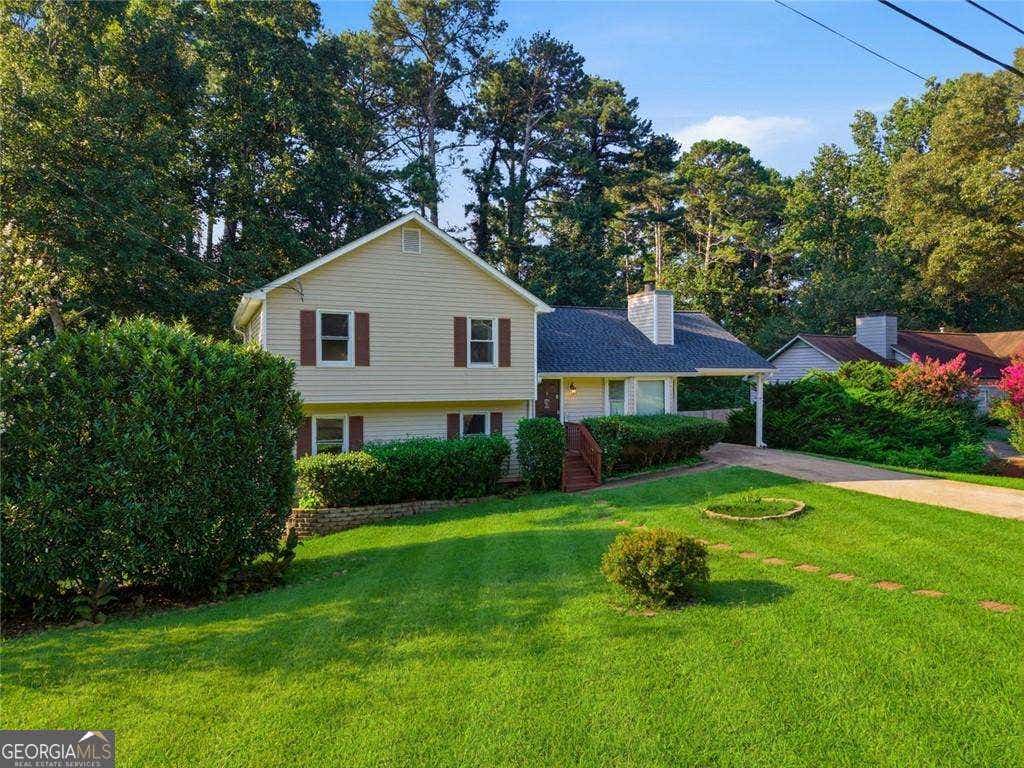 Photo of 1380 Ashbrook Drive NW, Lawrenceville, GA 30043 (MLS # 10826029)