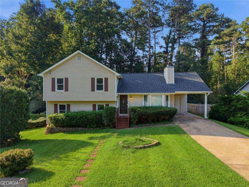 Photo of 1380 Ashbrook Drive NW, Lawrenceville, GA 30043 (MLS # 10826029)