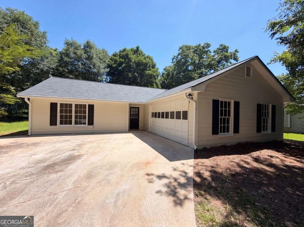 Photo of 358 Cross Creek Place, Auburn, GA 30011 (MLS # 10780733)
