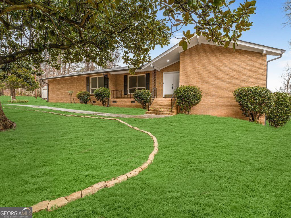 Photo of 247 Smithstone Path, Fayetteville, GA 30214 (MLS # 10689687)