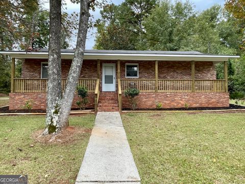 Photo of 301 Winchester Drive, Eatonton, GA 31024 (MLS # 10635848)