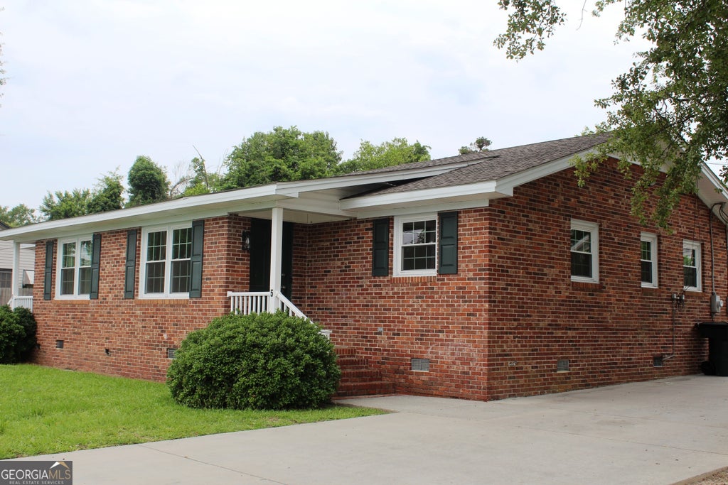 Photo of 5 S Zetterower Avenue, Statesboro, GA 30458 (MLS # 10781036)