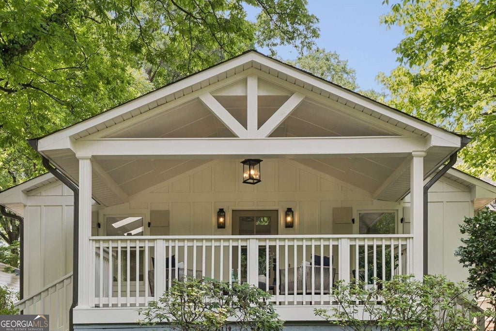 Photo of 1307 Sylvan Circle CIR NE, Brookhaven, GA 30319 (MLS # 10785880)