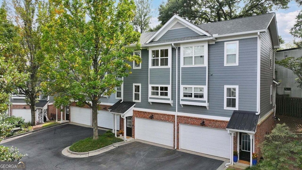 Photo of 242 Carlyle Park Drive NE, Atlanta, GA 30307 (MLS # 10870733)