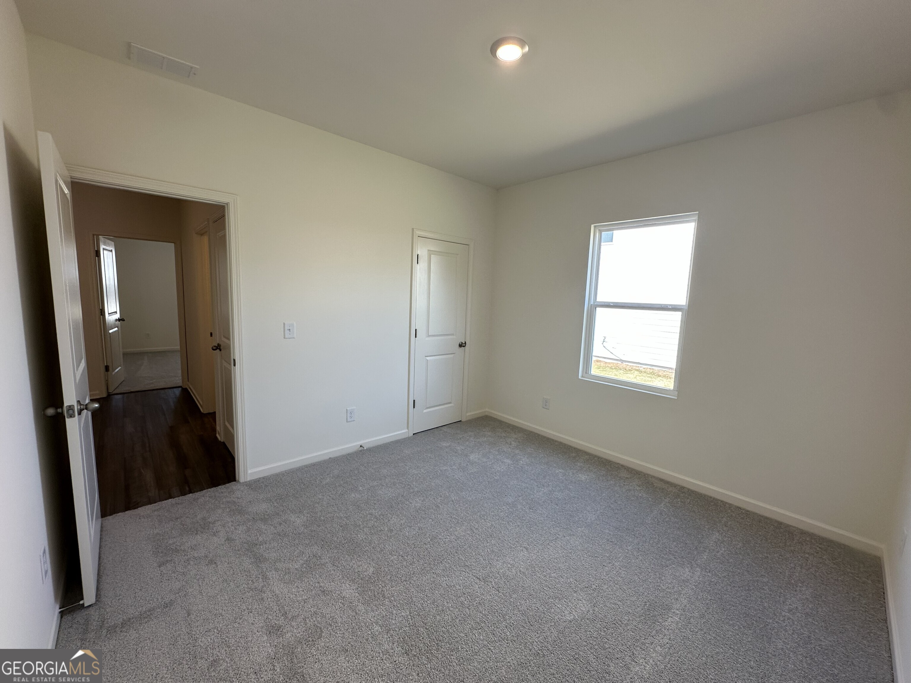 20 Crescent BLVD