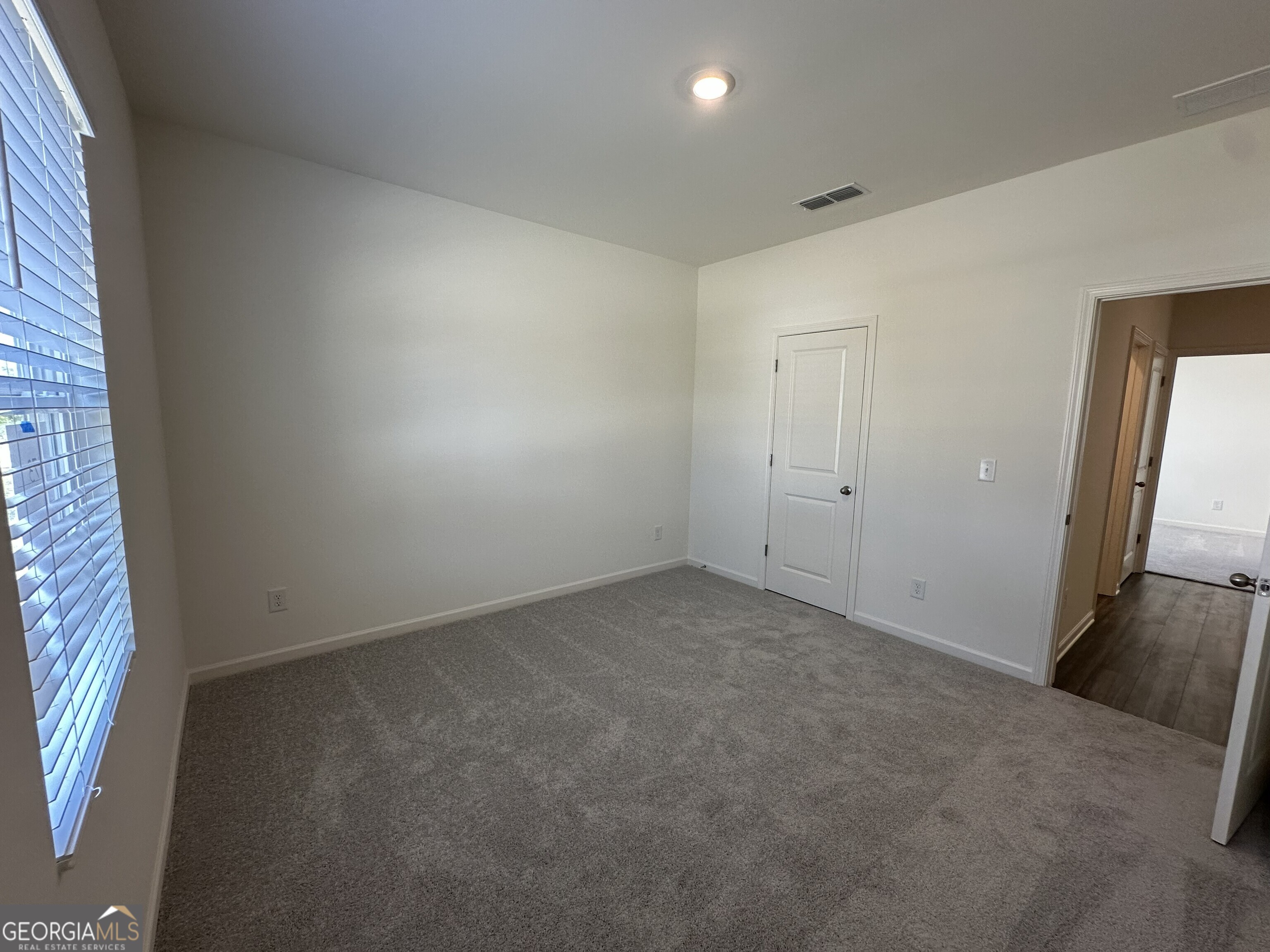 20 Crescent BLVD