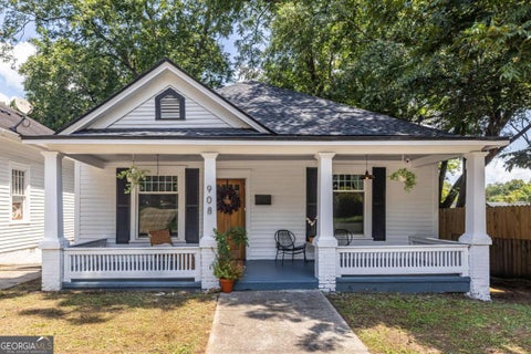 Photo of 908 Oakhill Avenue SW, Atlanta, GA 30310 (MLS # 10842307)