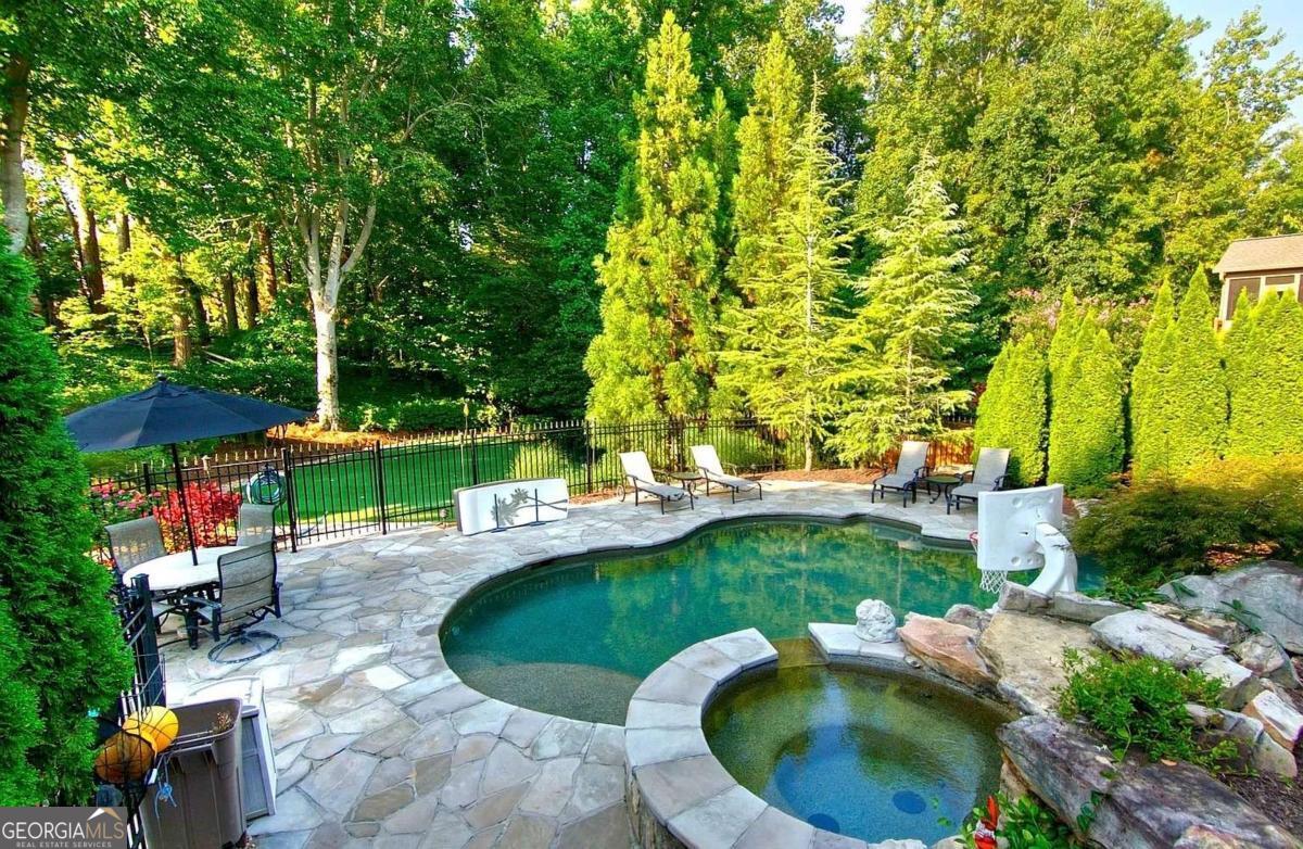 2201 Lasalle DR