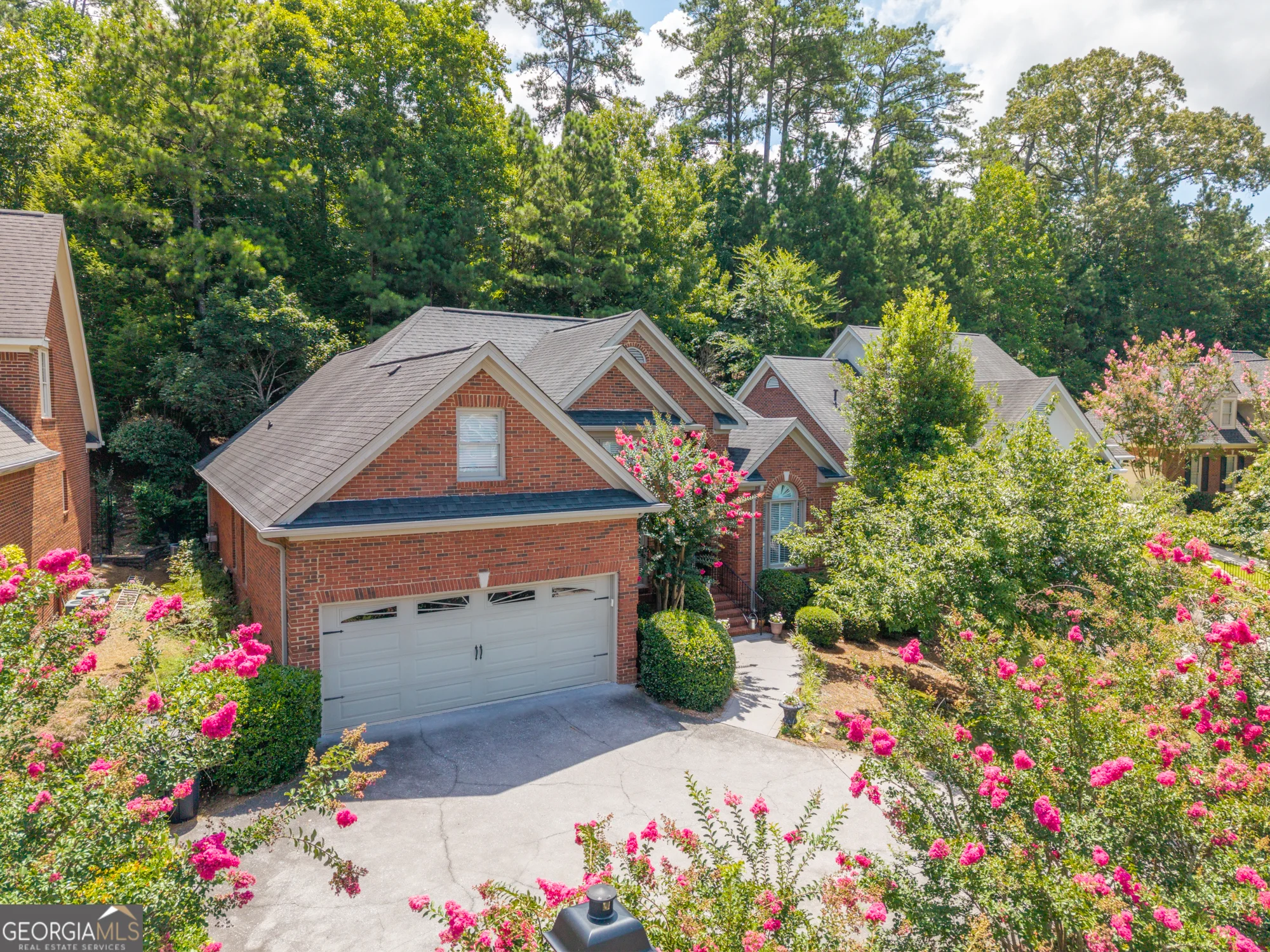 140 Vinings Court SE