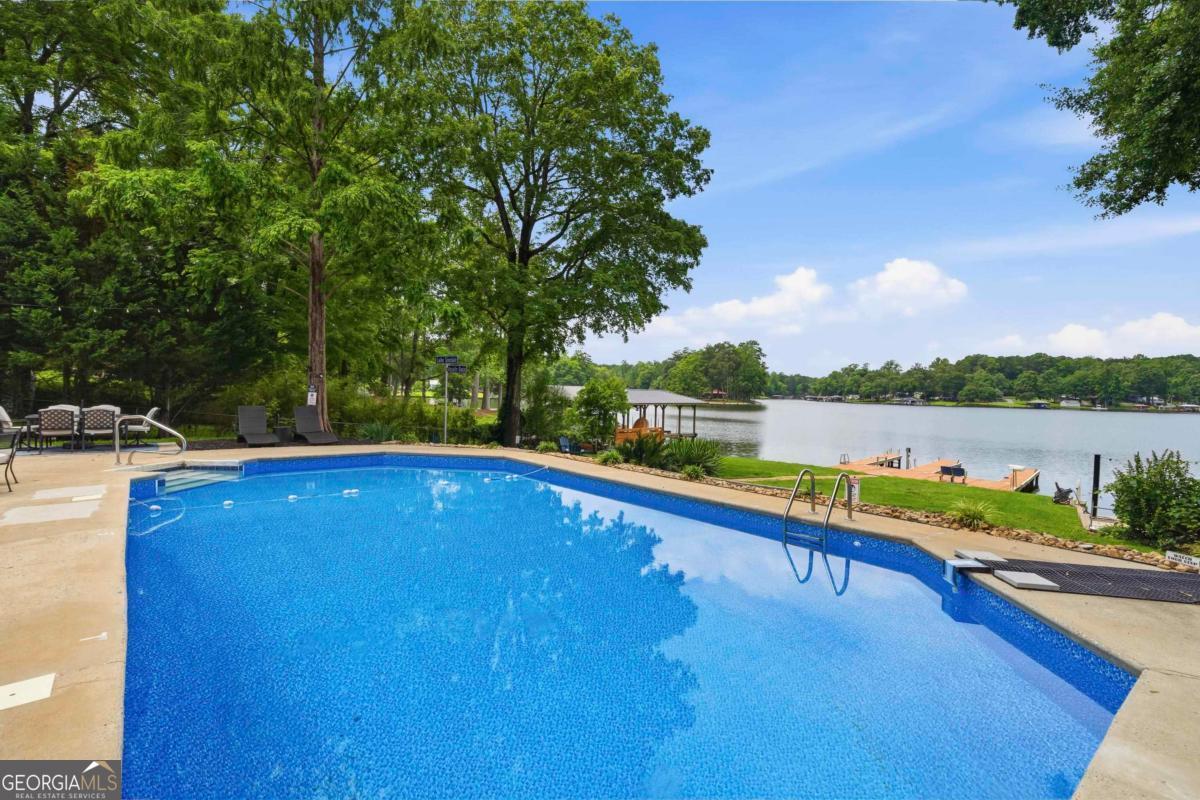 339 Thomas DR