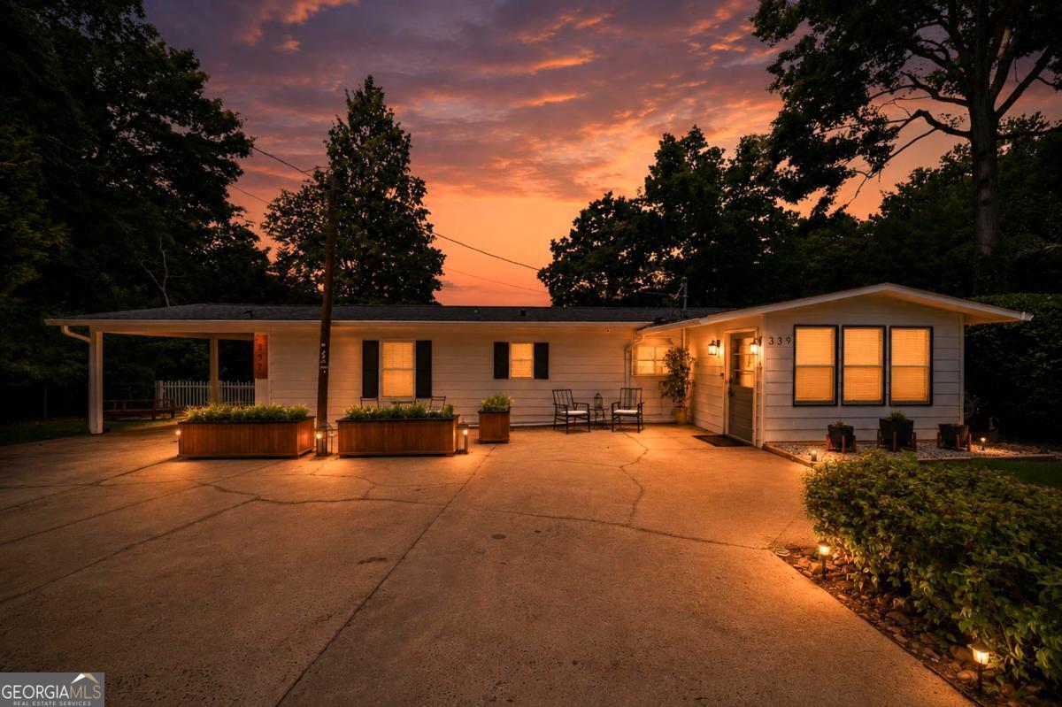339 Thomas DR