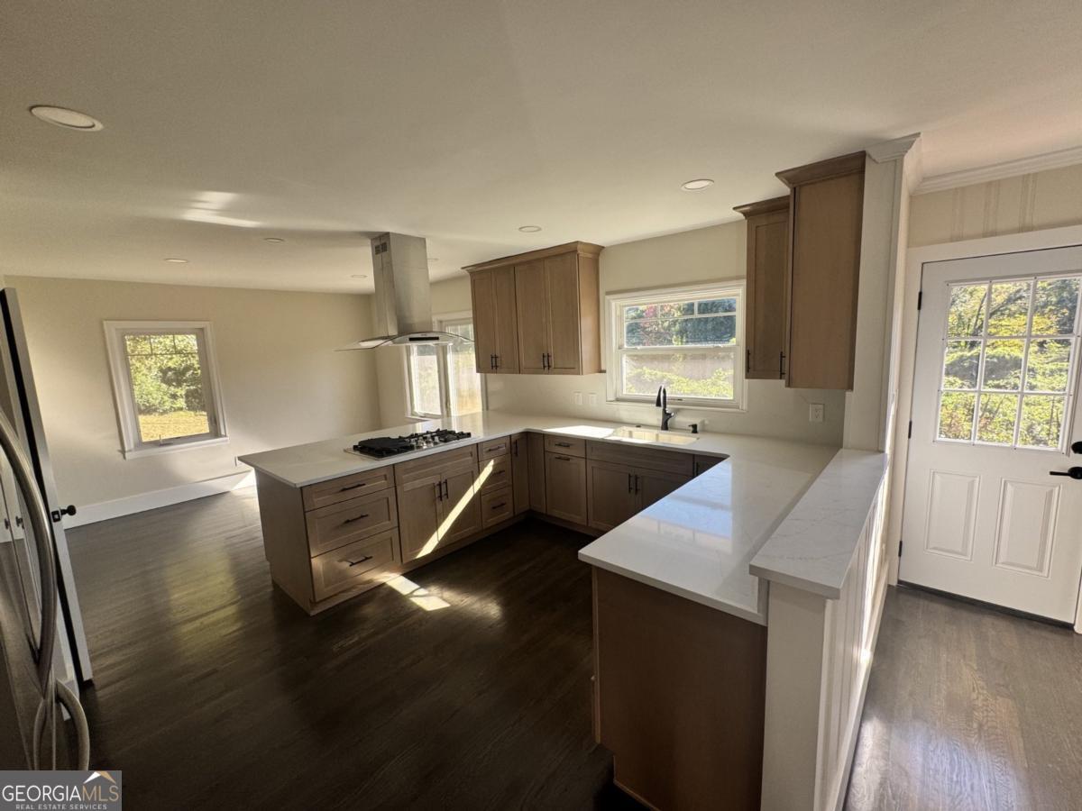 835 Lynn CIR SW