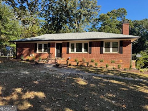 835 Lynn CIR SW Atlanta GA 30311