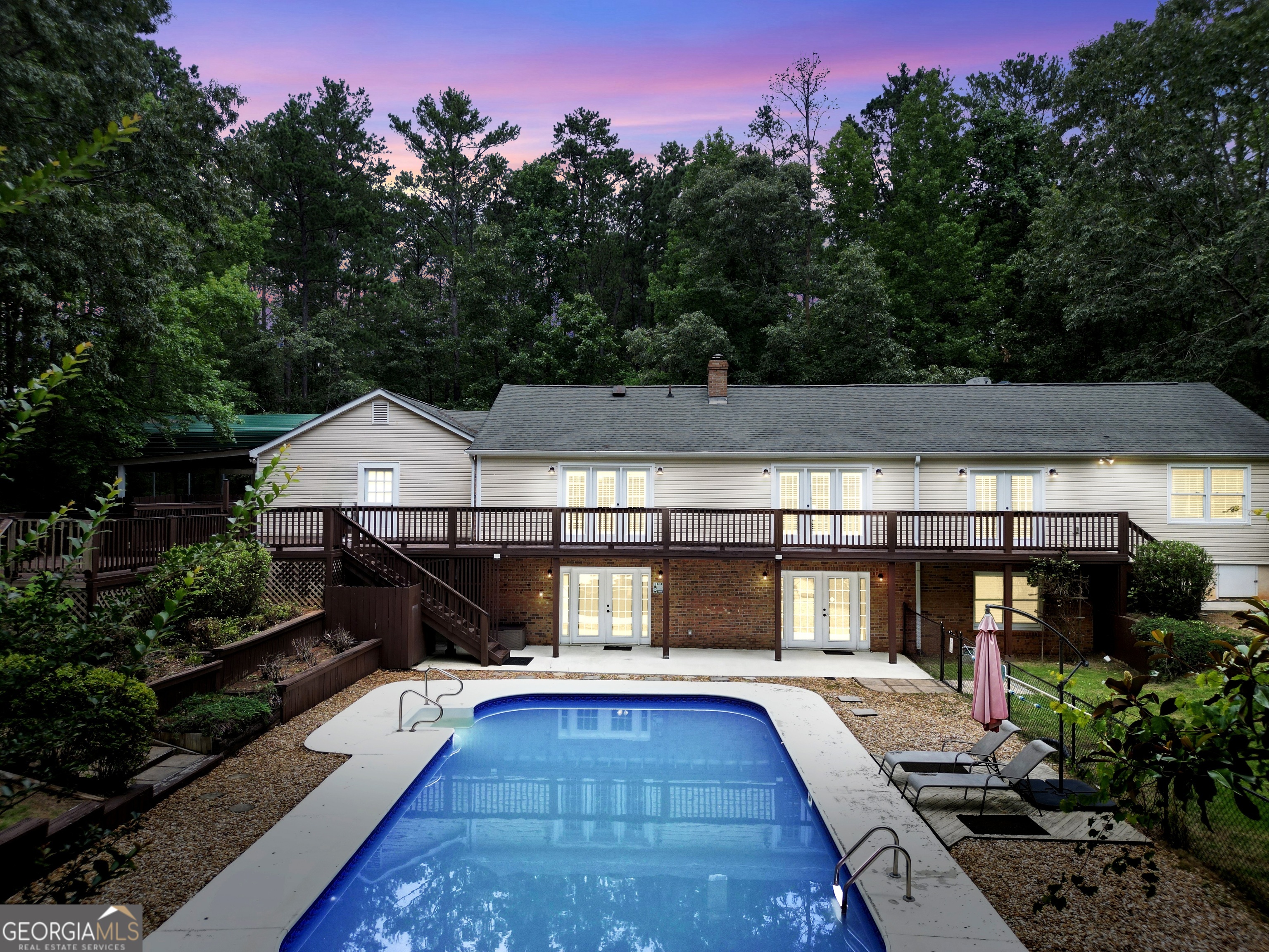280 W Knight RD