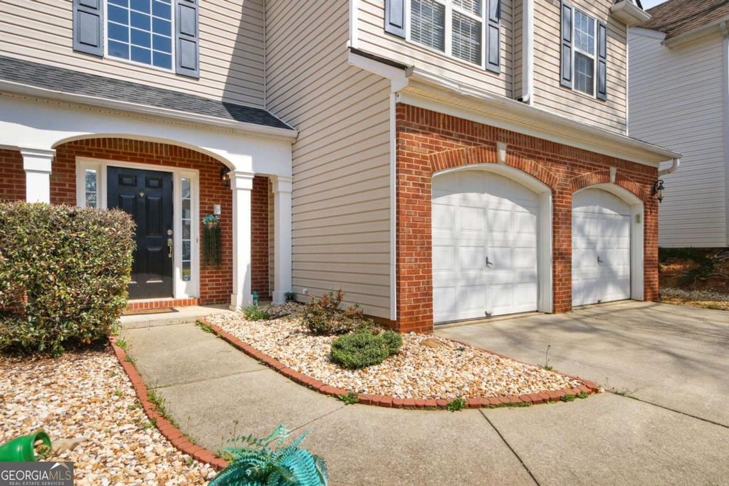 Photo of 2880 Georgian Manor Drive, Alpharetta, GA 30022 (MLS # 10724711)