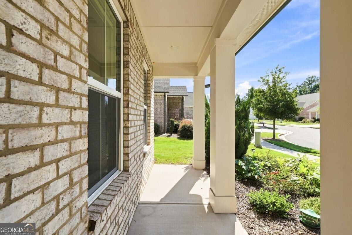 201 Floral Valley DR