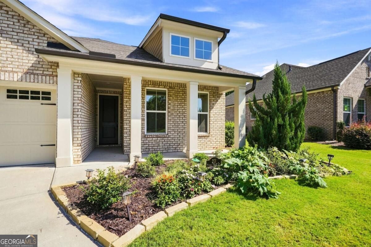 201 Floral Valley DR