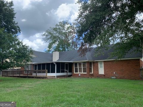 A home in Valdosta