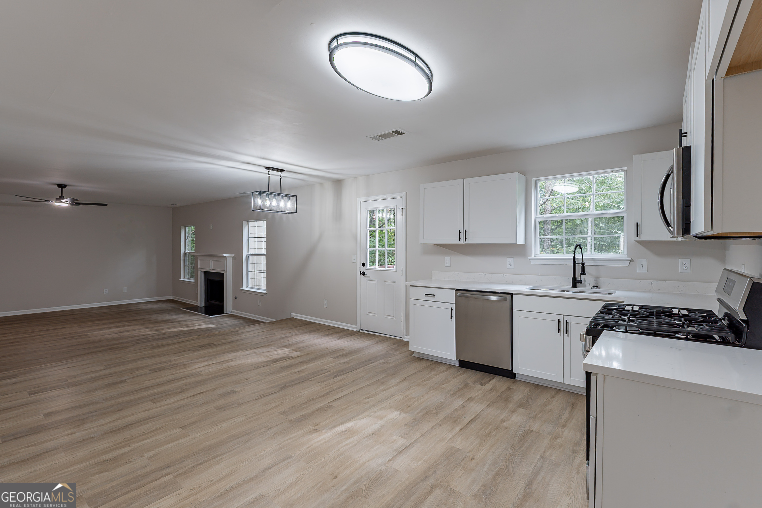 7497 Spoleto LOOP