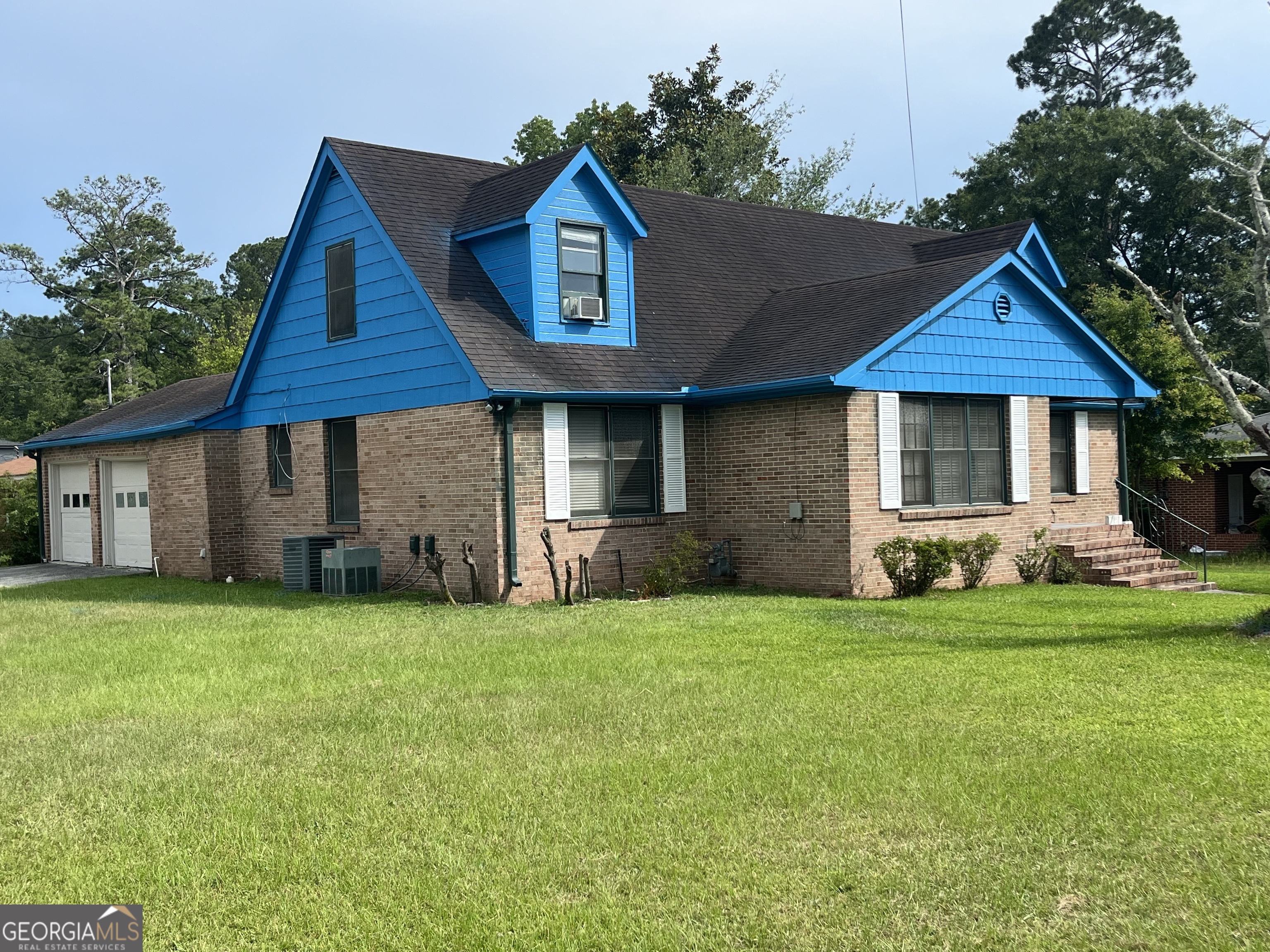 3187 Stratford DR