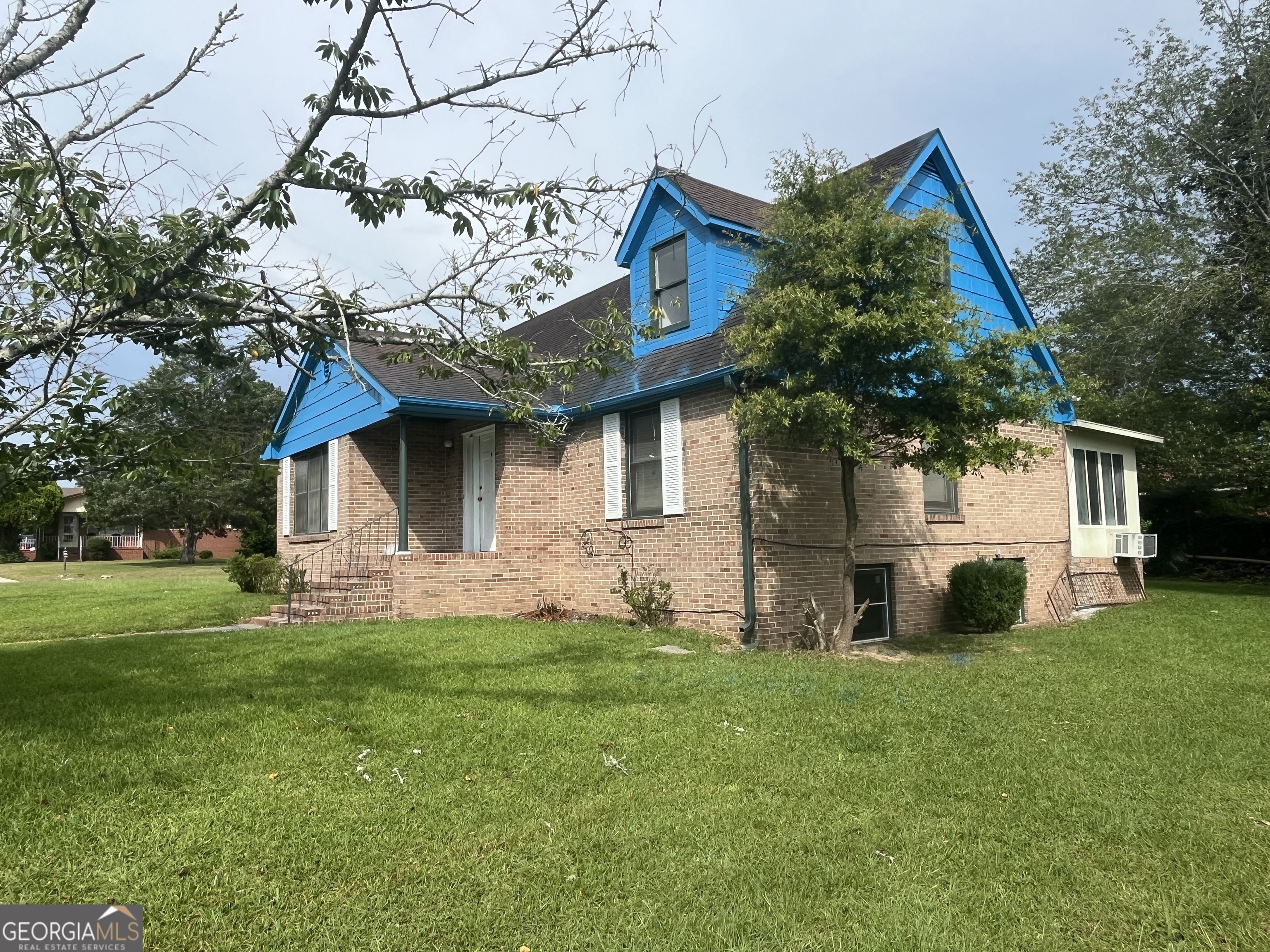 3187 Stratford DR