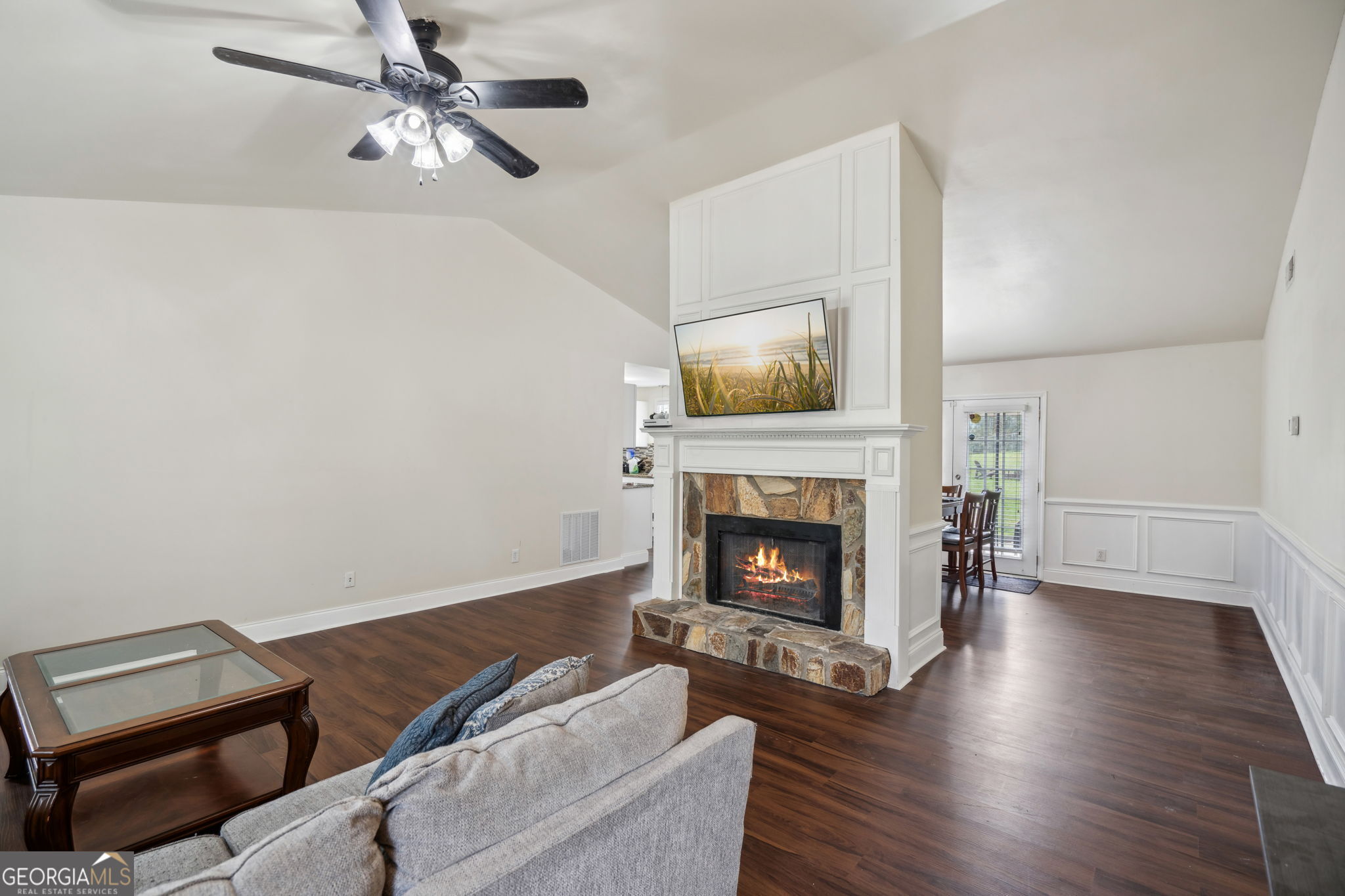 140 Apple Valley DR
