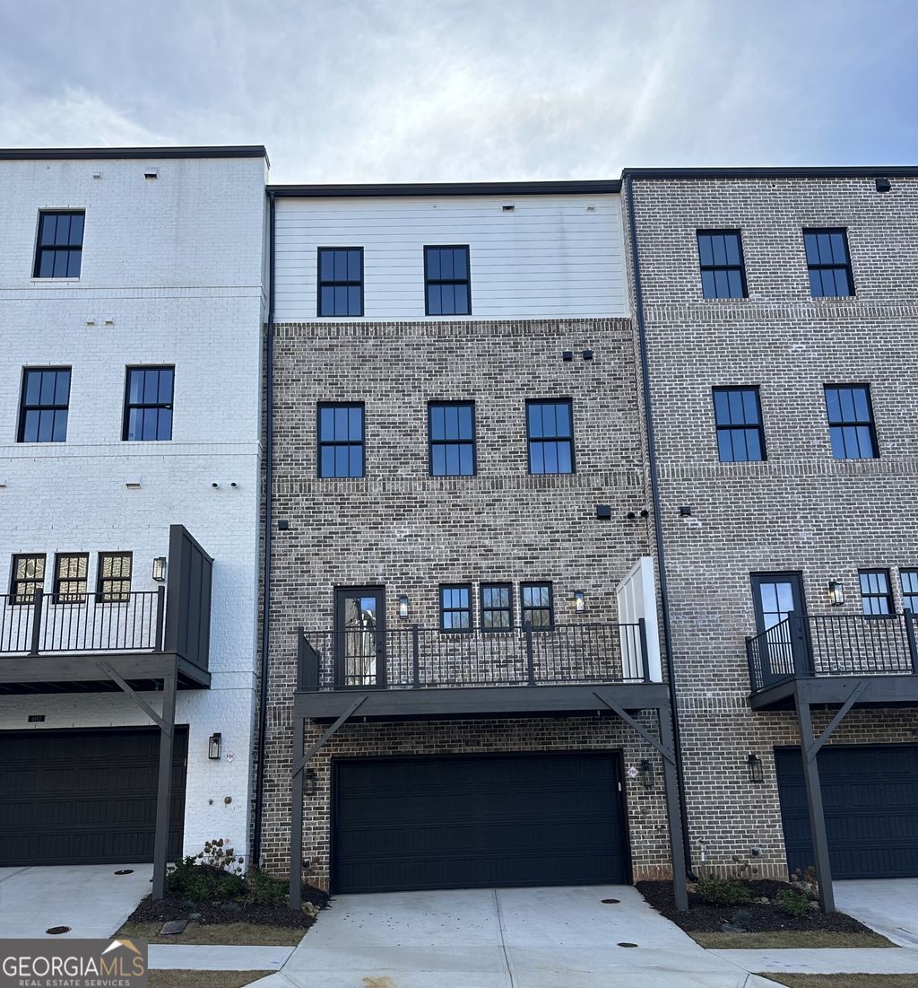 Photo of 4814 Moonview Lane, Sugar Hill, GA 30518 (MLS # 10670992)