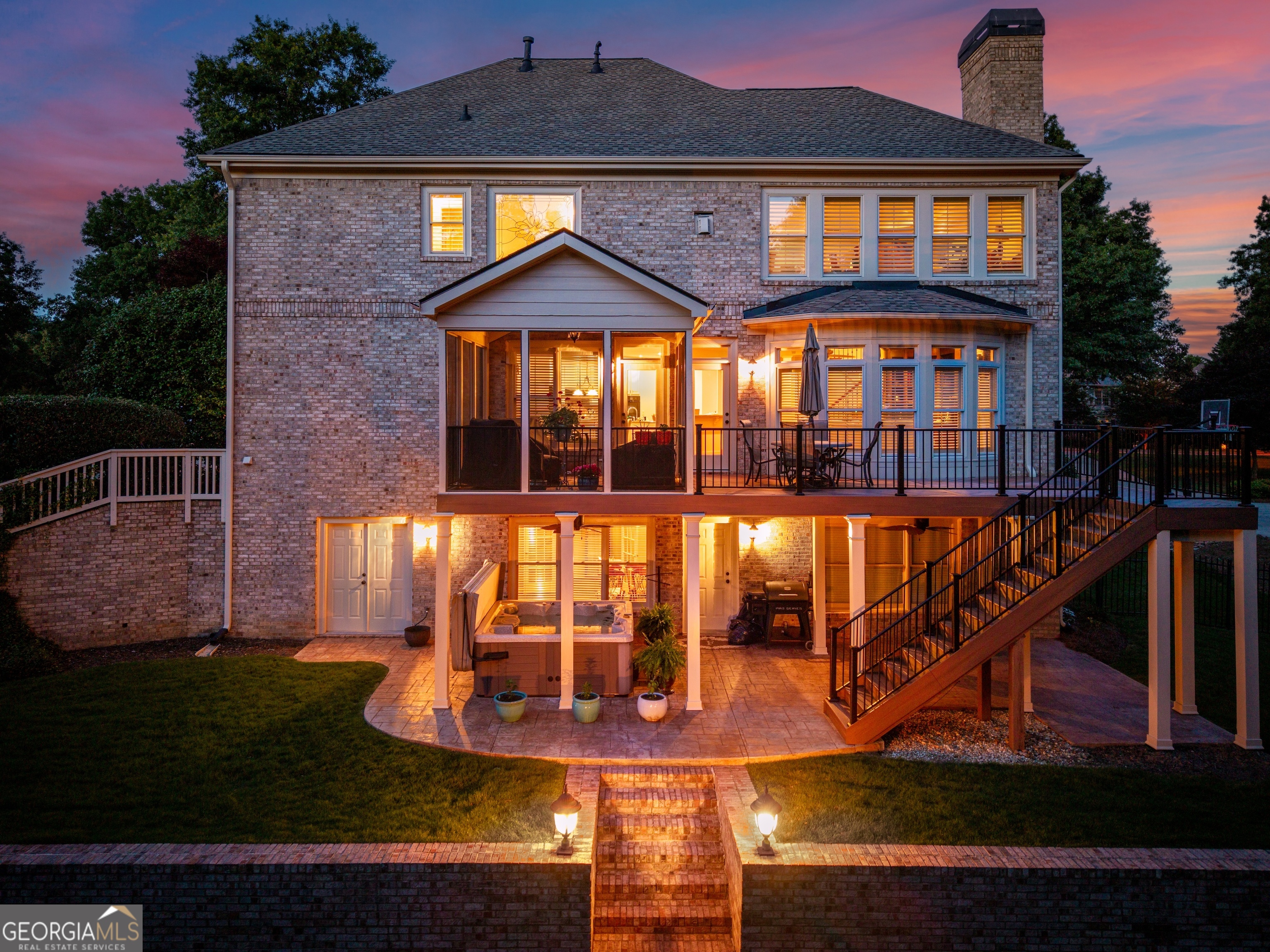 1213 Edenham LN