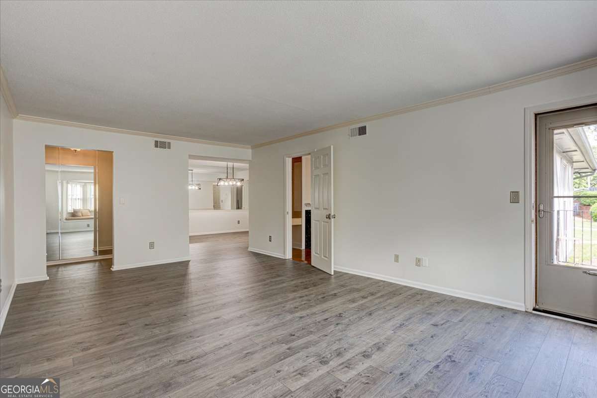6851 Roswell RD G20