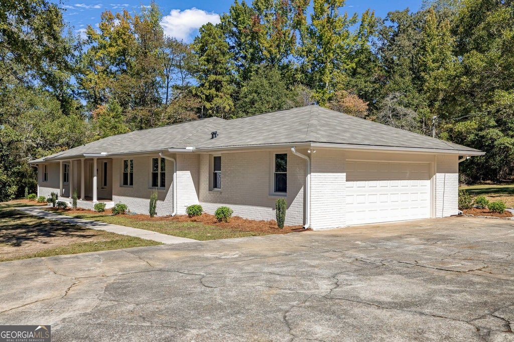 Photo of 2115 Highway 20 NE NE, Conyers, GA 30012 (MLS # 10878559)