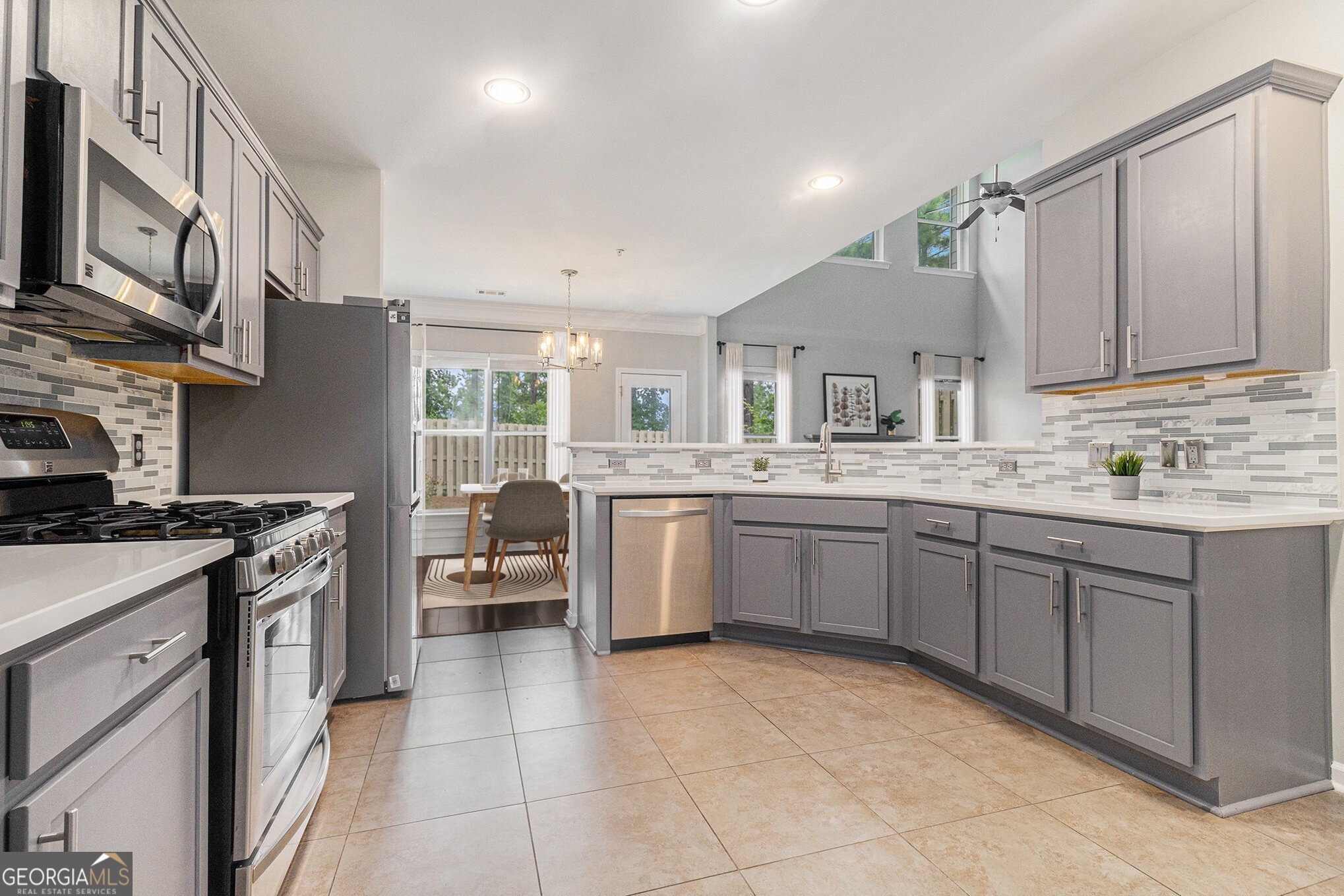 407 Mountain View LN
