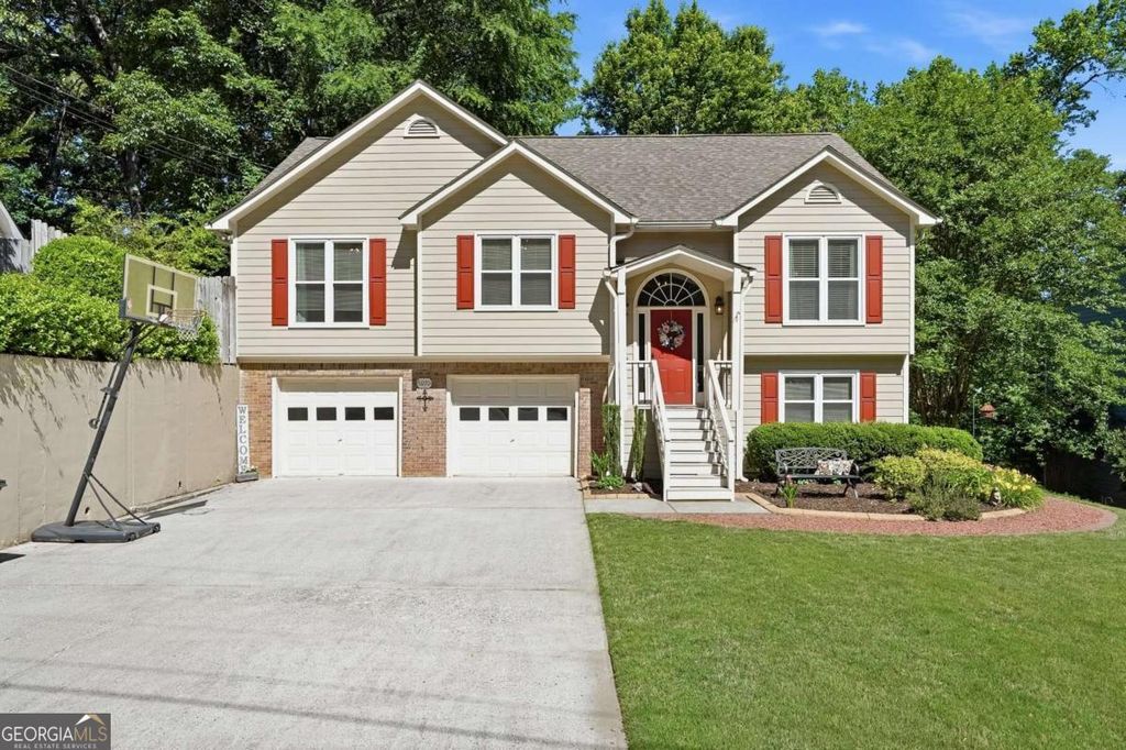 Photo of 5070 Puritan Drive, Sugar Hill, GA 30518 (MLS # 10770689)