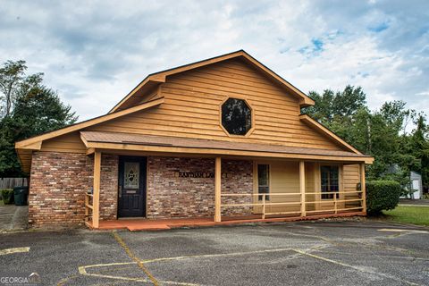 403 1/2 S Pleasant Hill RD Warner Robins GA 31093