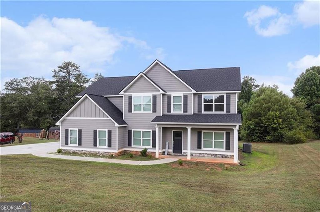 Photo of 111 HAMILTON LAKE VIEW Ct, LaGrange, GA 30241 (MLS # 10652785)