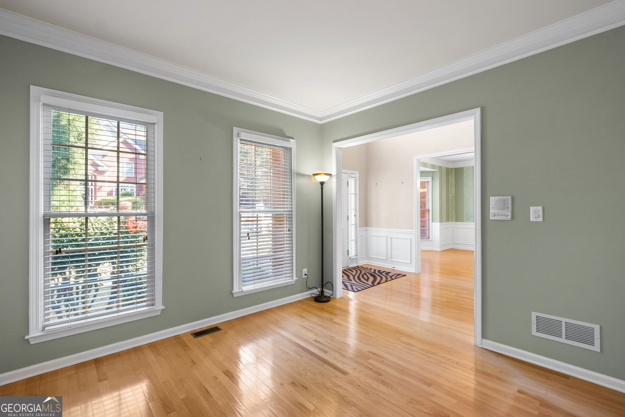 145 Whitestone CT