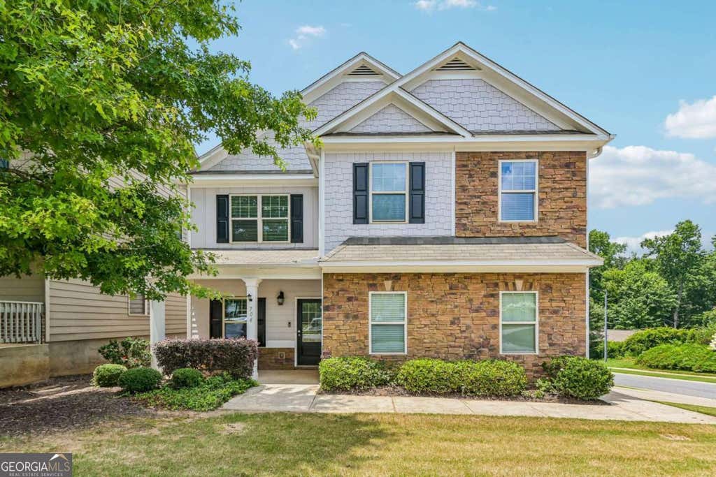 Photo of 704 Pineglen Drive, Acworth, GA 30102 (MLS # 10798269)