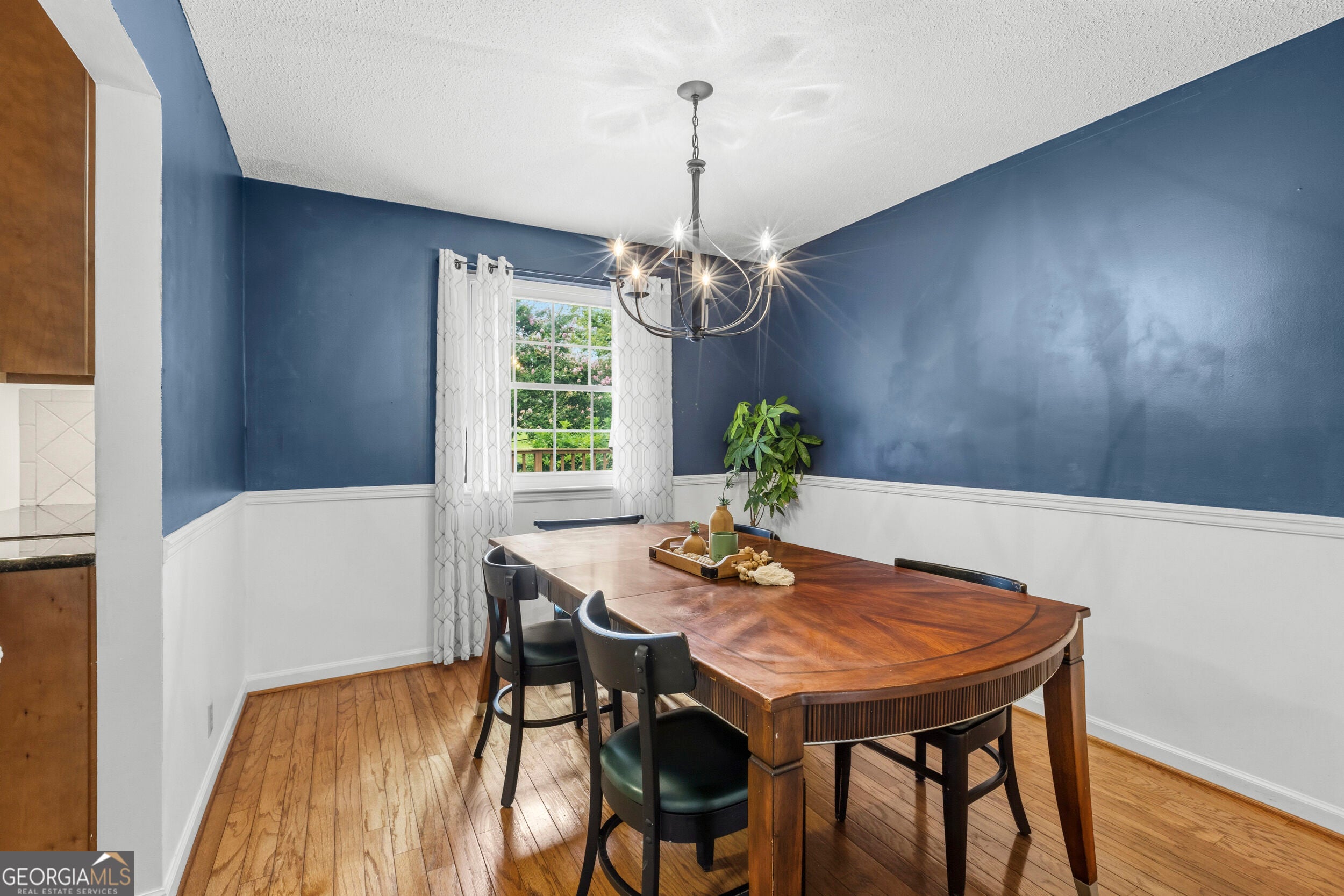 11 E Larry CIR