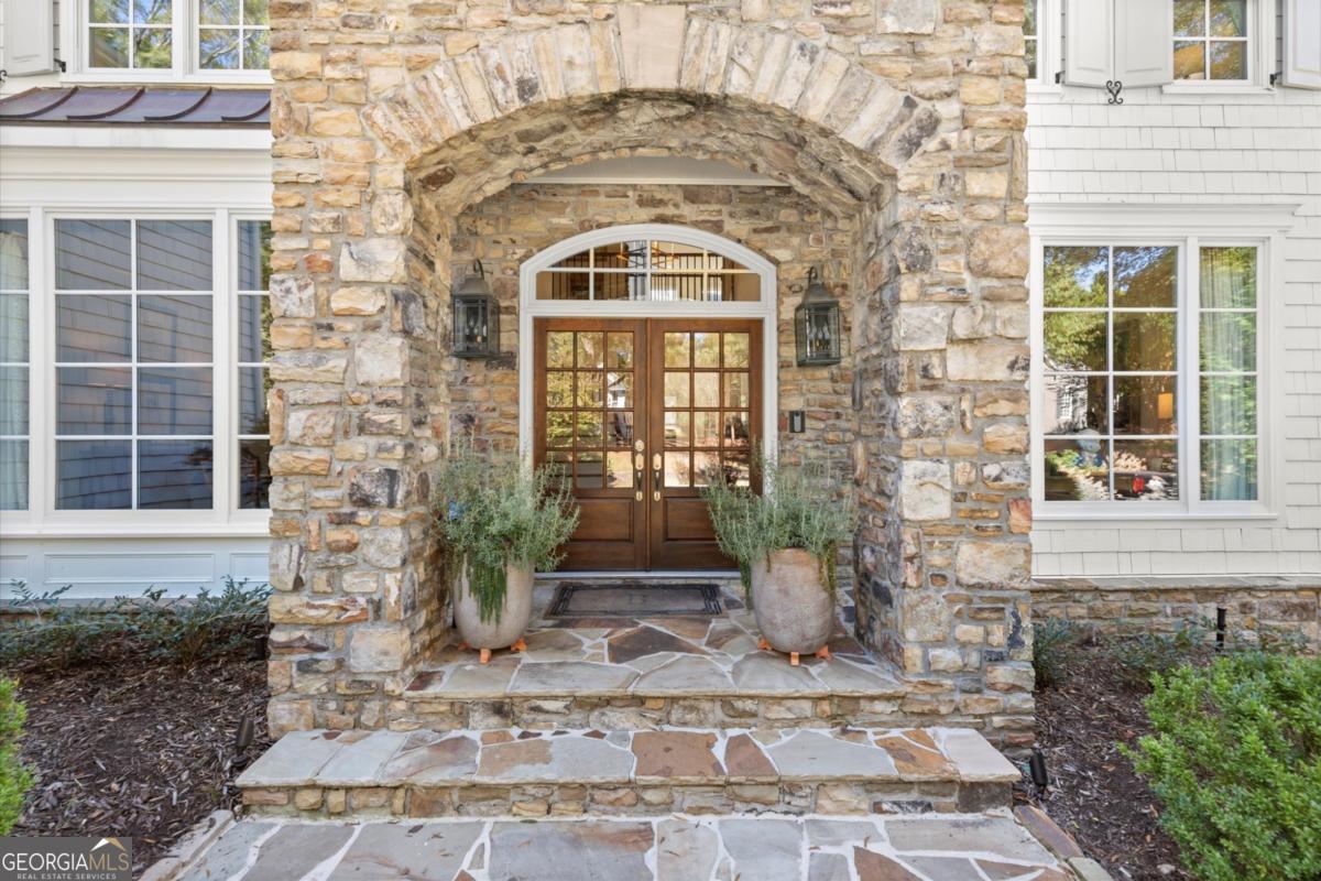 5122 Sapphire DR