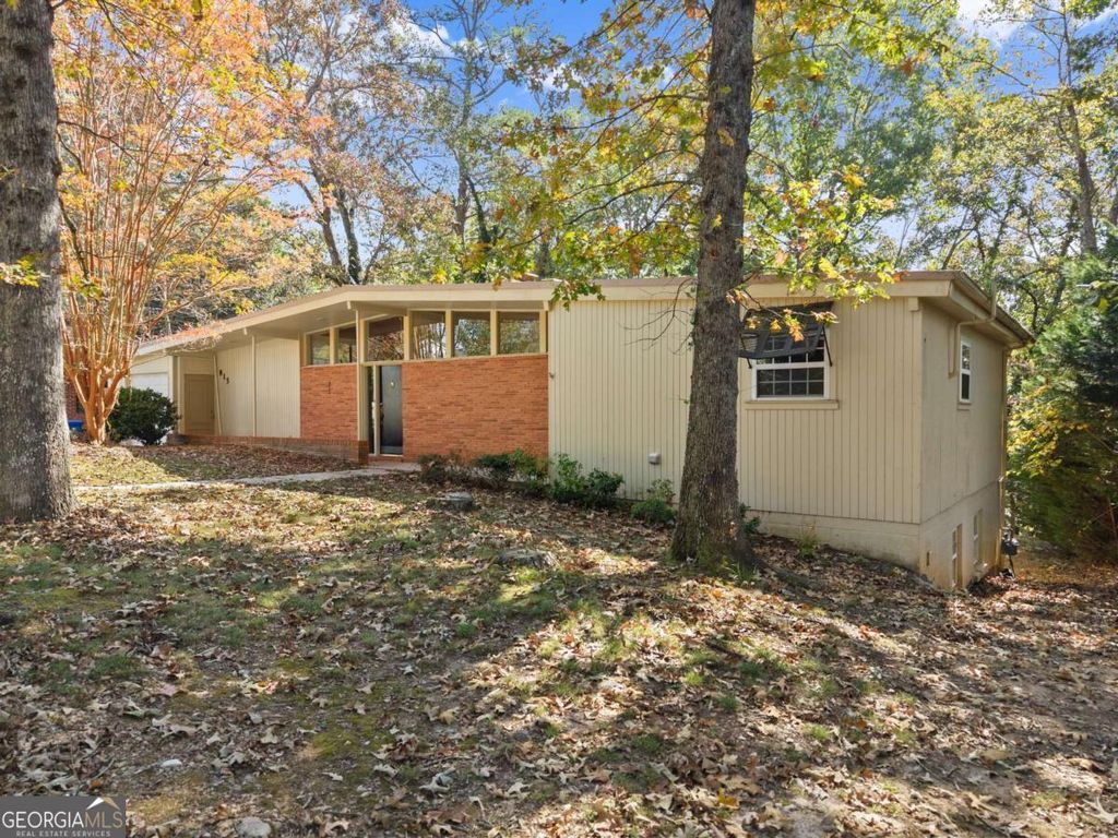 Photo of 815 Beverly Drive, Gainesville, GA 30501 (MLS # 10630281)