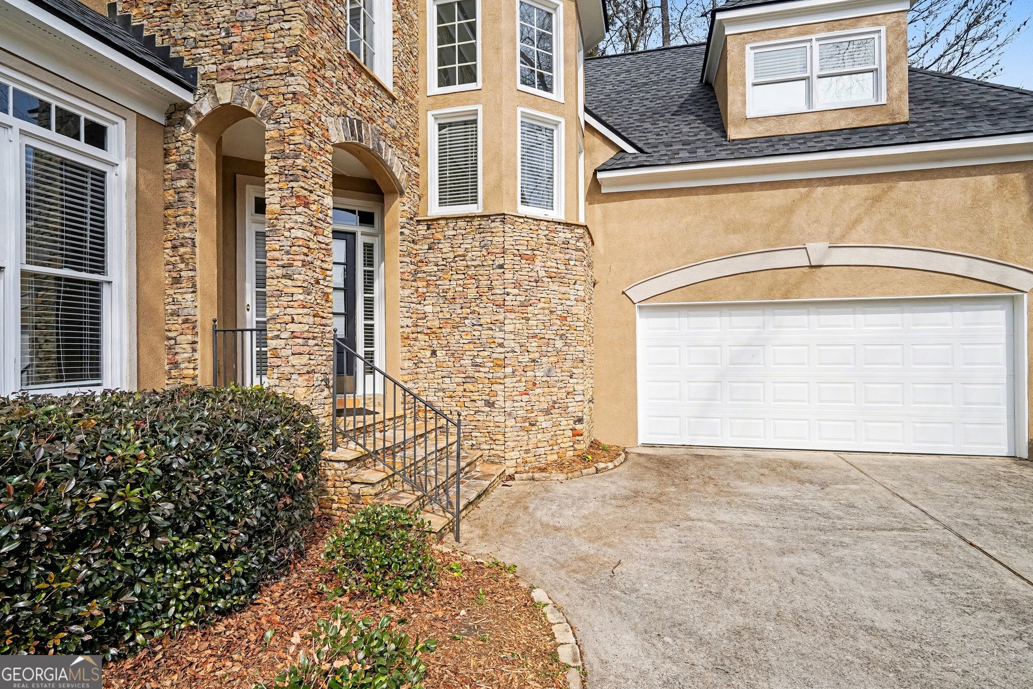 5010 Highland Oaks CT SE