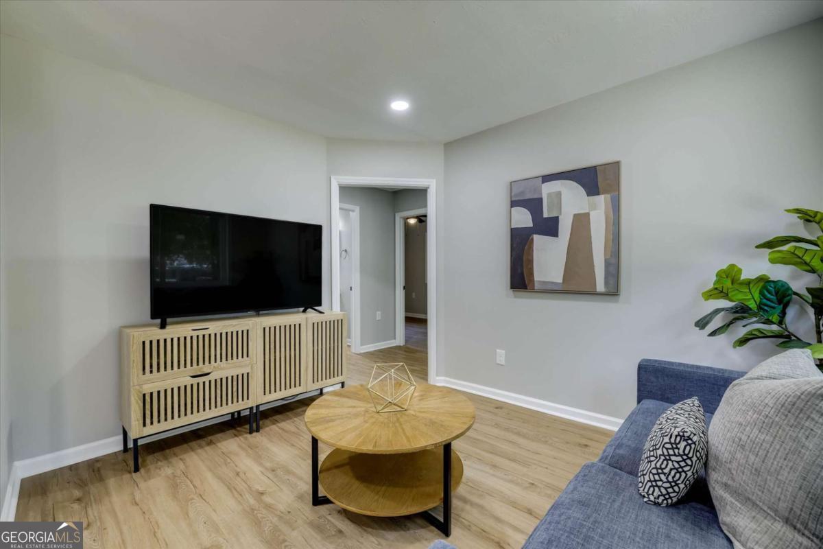 1704 Susan CIR
