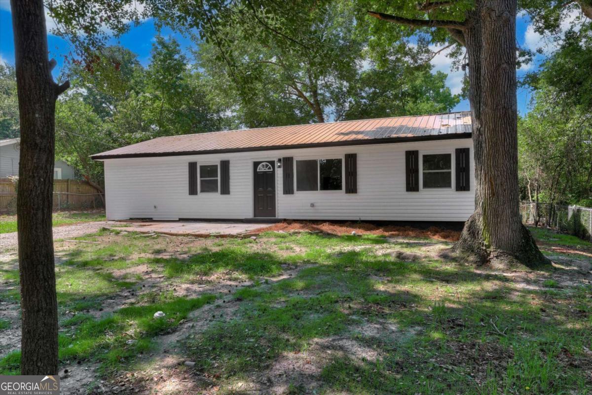 1704 Susan CIR