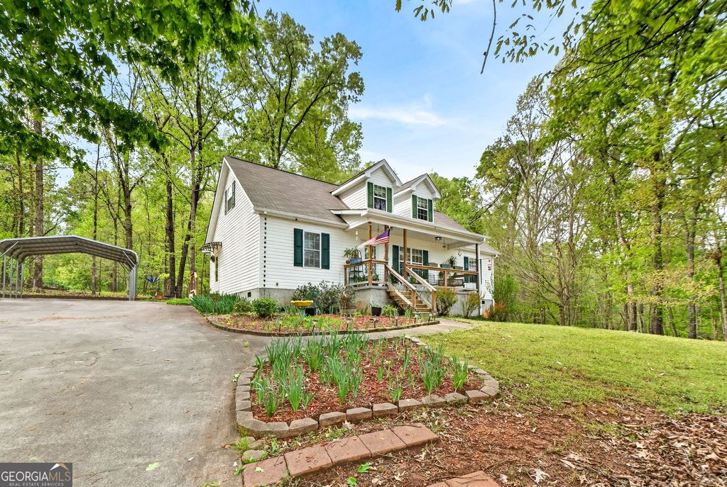 Photo of 55 Edgewater Drive, Griffin, GA 30223 (MLS # 10771884)
