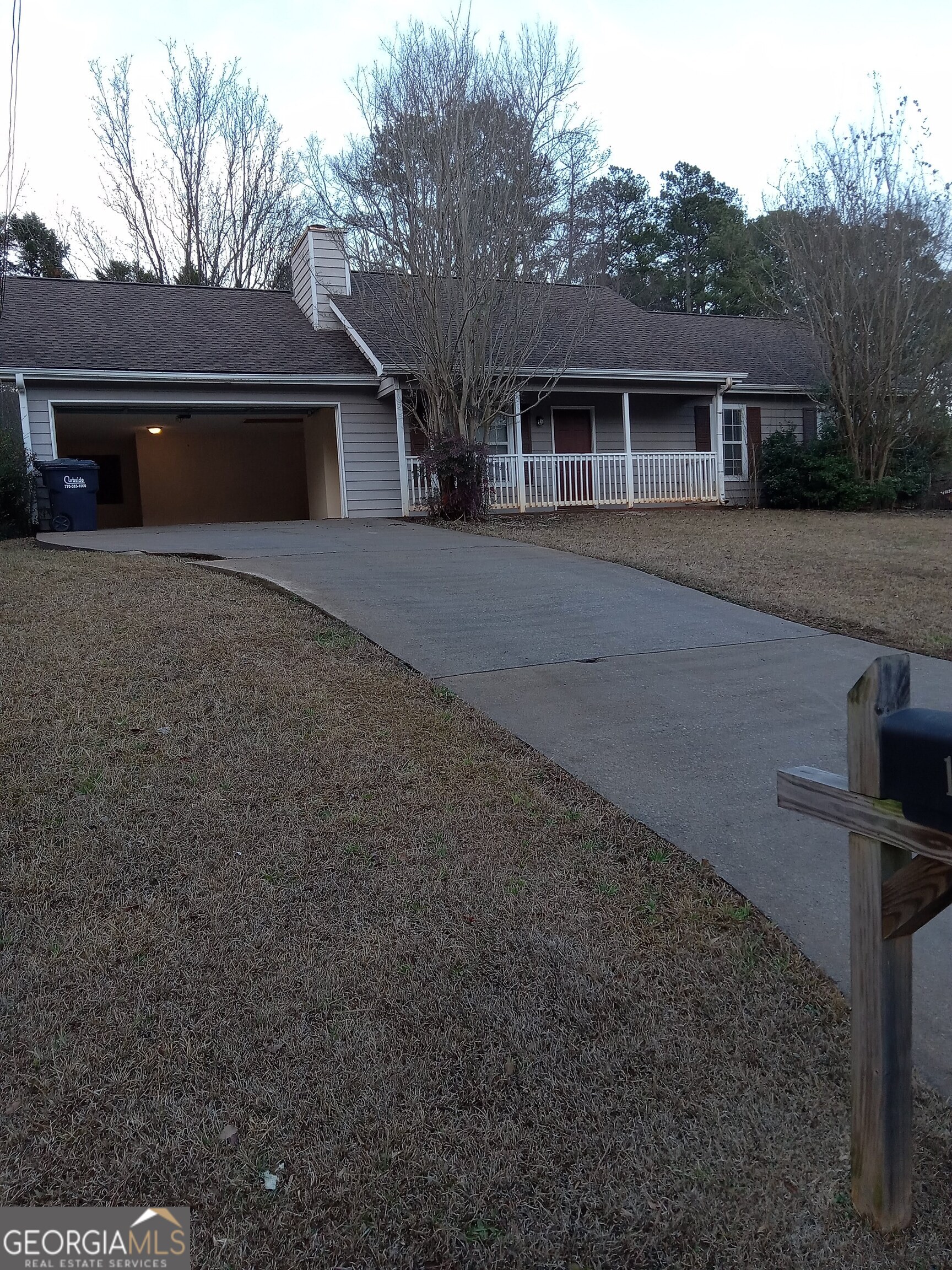 3 Bedroom 2 Bath Ranch in Quiet Subdivision near McDonough and SR212 off SR20. New Flooring in Living Room and Kitchen. Garage with Auto Door Opener leads to Kitchen that opens to Living Room. Kitchen features an Oven Range, Dishwasher, and Refrigerator. TOTAL ELECTRIC. Master Bedroom offers a Full Bath and Large Closet. Secondary bedrooms face the front of the house and Hall Bath is convenient to both. Private backyard and patio area offer space to grill and enjoy the summer nights. Located off SR20 just west of SR212 at the Kroger shopping center.