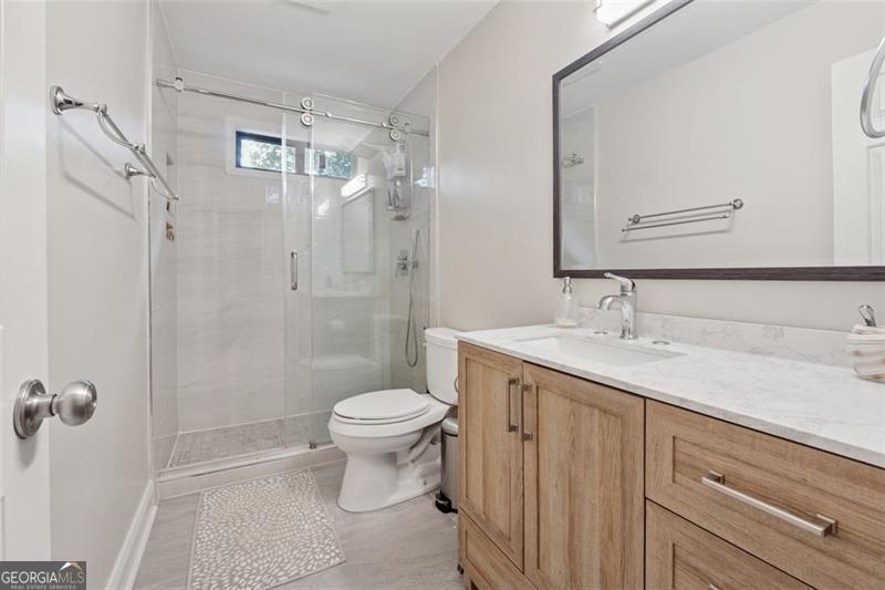 ASHLEY HALL - Residential