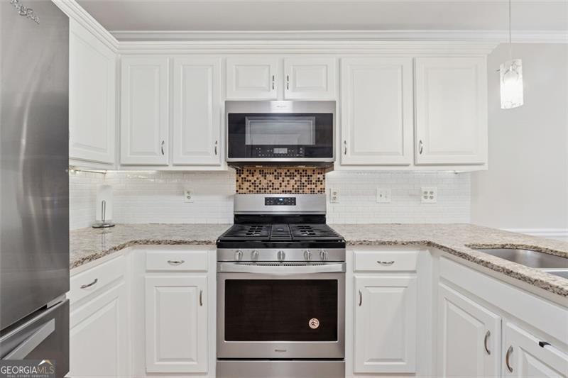 ASHLEY HALL - Residential