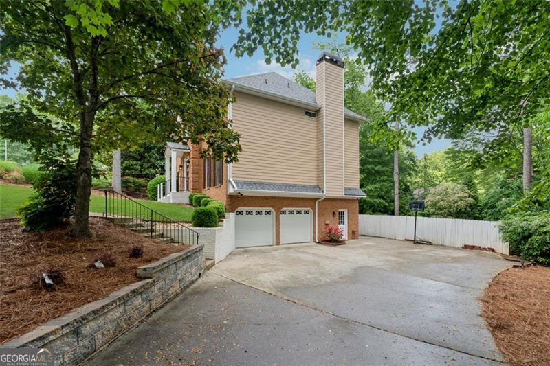 ASHLEY HALL - Residential